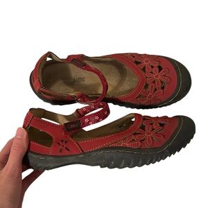 JBU Jambu Red Wildflower Closed Toe Sandal Mary Jane Women’s Size 7